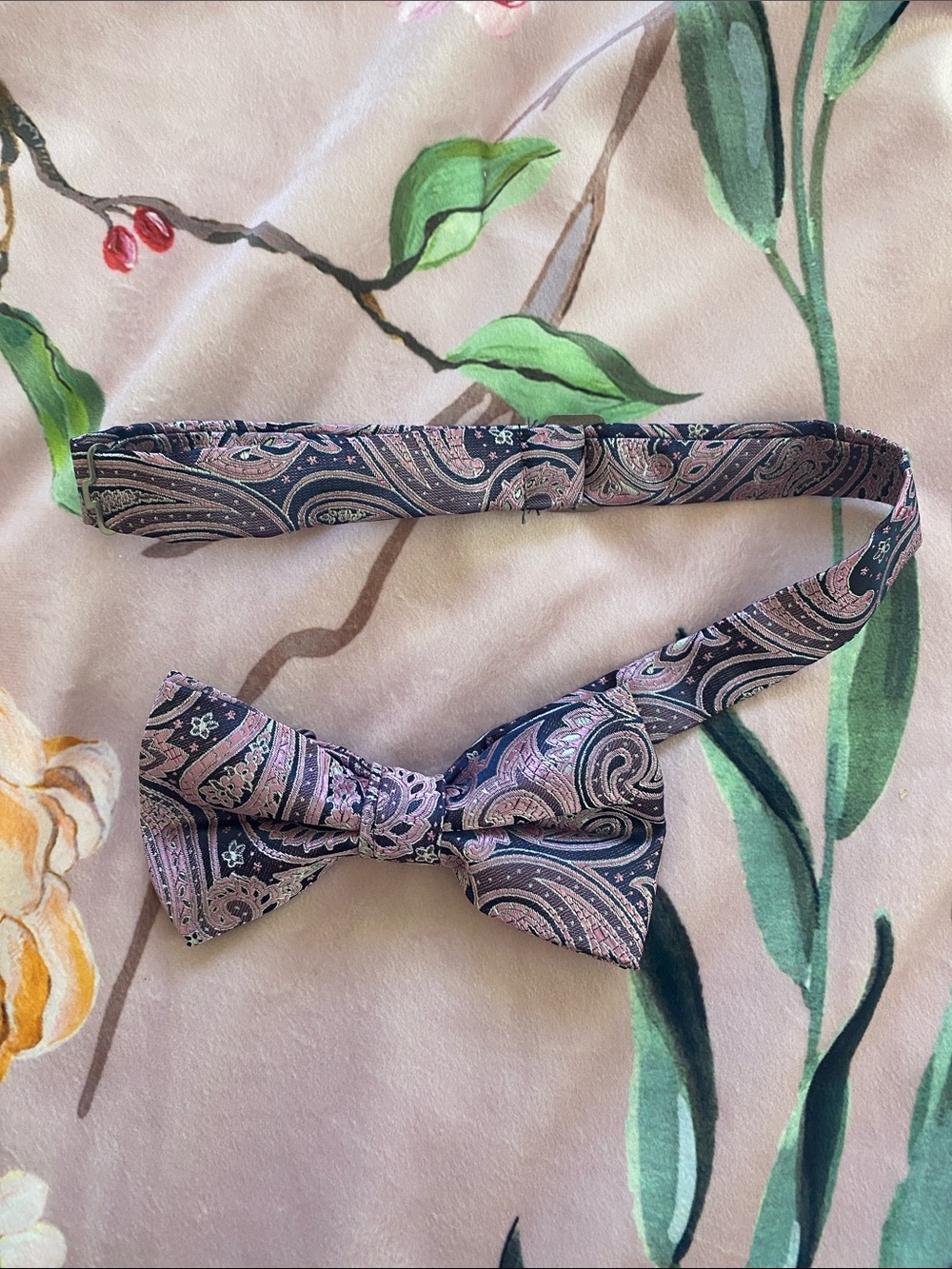 U.S. Polo Assn. Navy and Pink Paisley Self-Tie Bow Tie